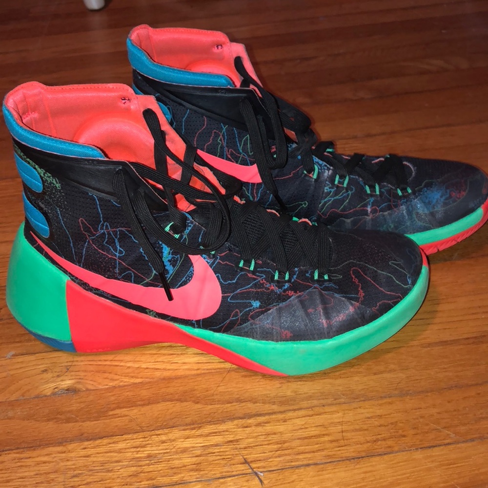 2015 lightning hyper dunks